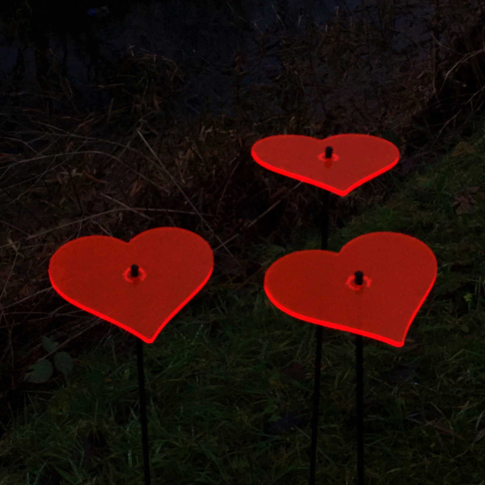 75cm Red Heart Garden Stakes 3 Pack
