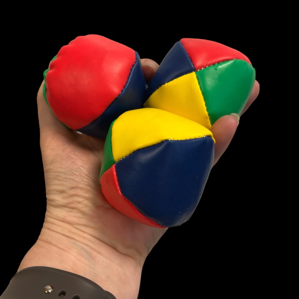  Traditional Soft Juggling Balls x 3