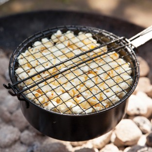 Carbon Steel Long Handled Popcorn Pan