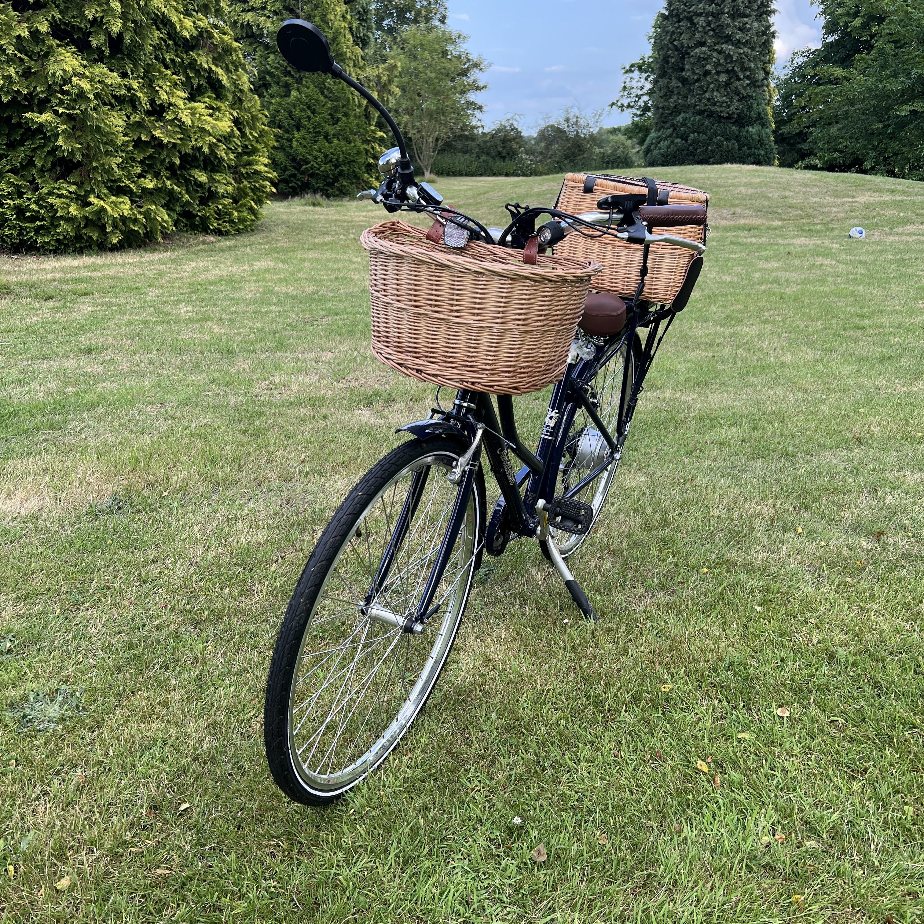 Cambridge Bike Basket Natural Willow And Leather
