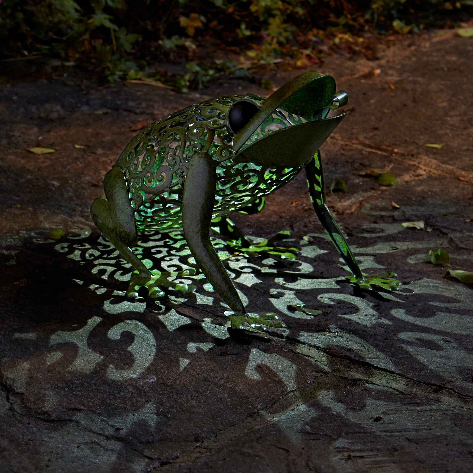 Click to view product details and reviews for Solar Silhouette Frog.